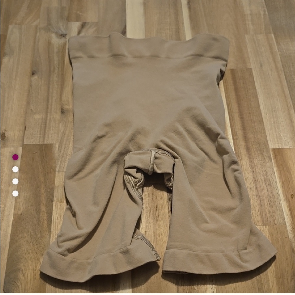 SKIMS Kim Kardashian Women's XS Sculpting Shapewear New w/out Tags!